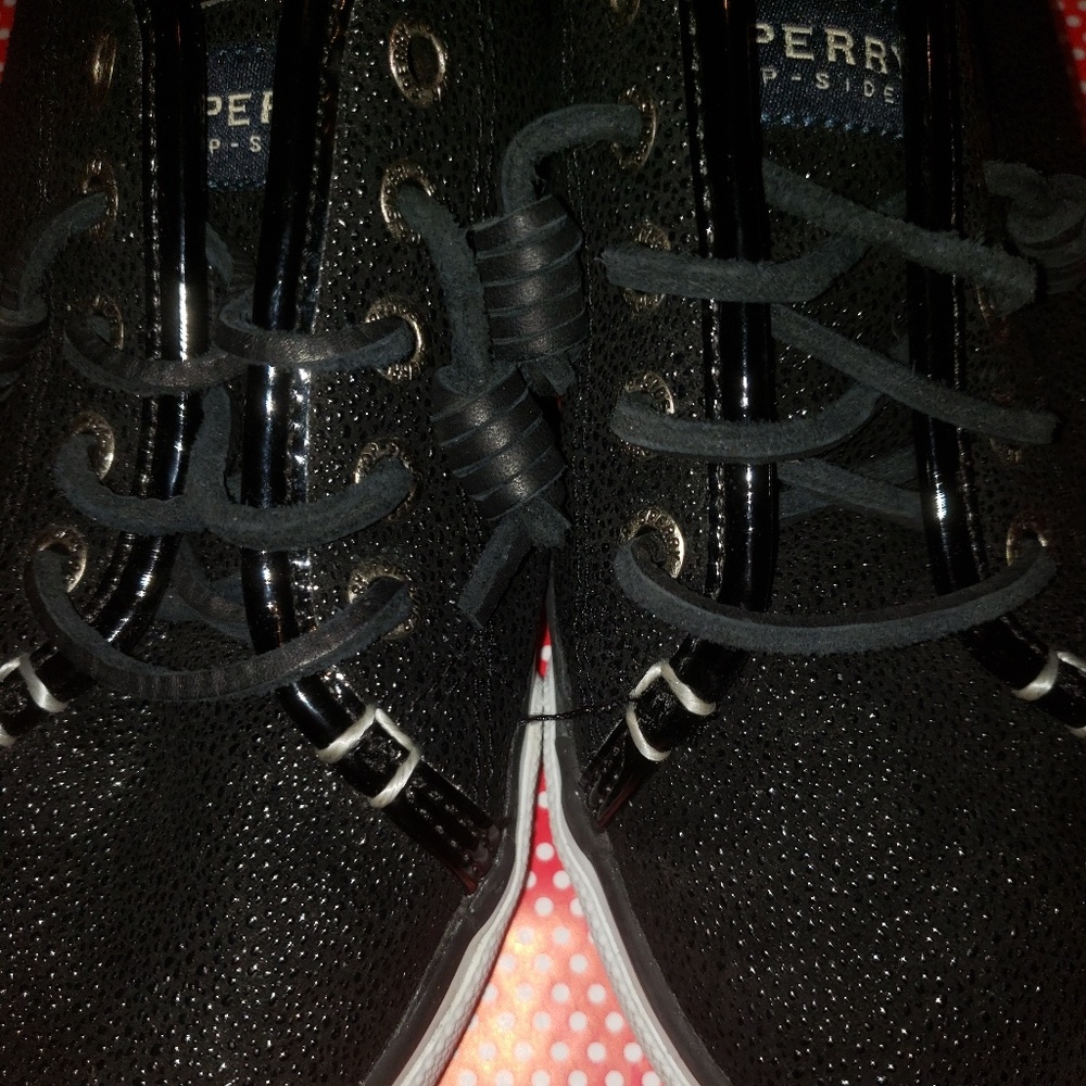 SPERRYS - Picture 2 of 6